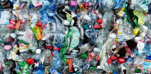 تحقیقات آینده ، بازیافت مواد شیمیایی زباله های پلاستیکی را راهنمایی می کند.